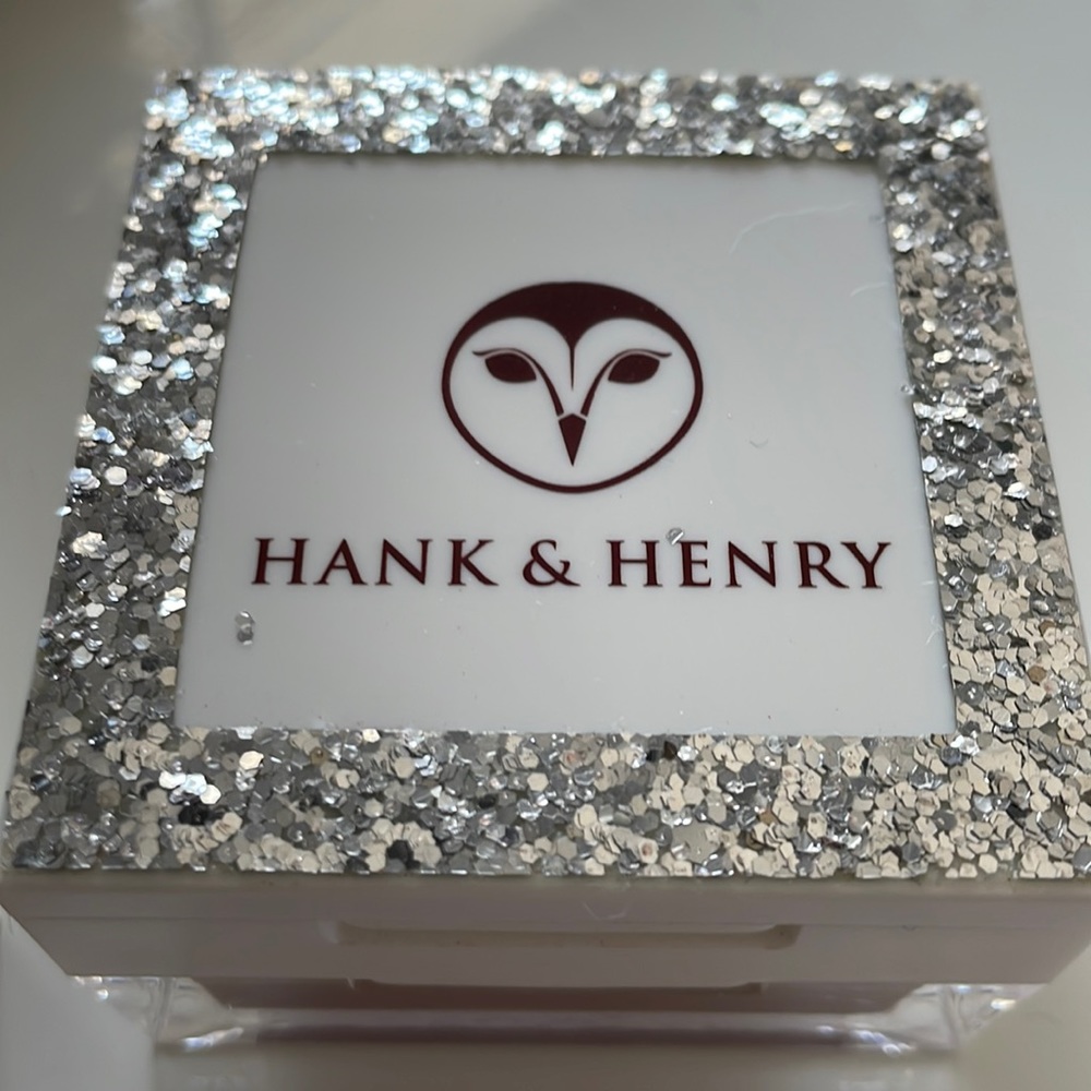 Hank &Henry My Alter Ego eyeshadow